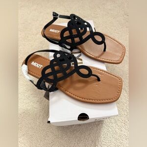 Mixit Black Braided Decorative Toe-Ring Sandals